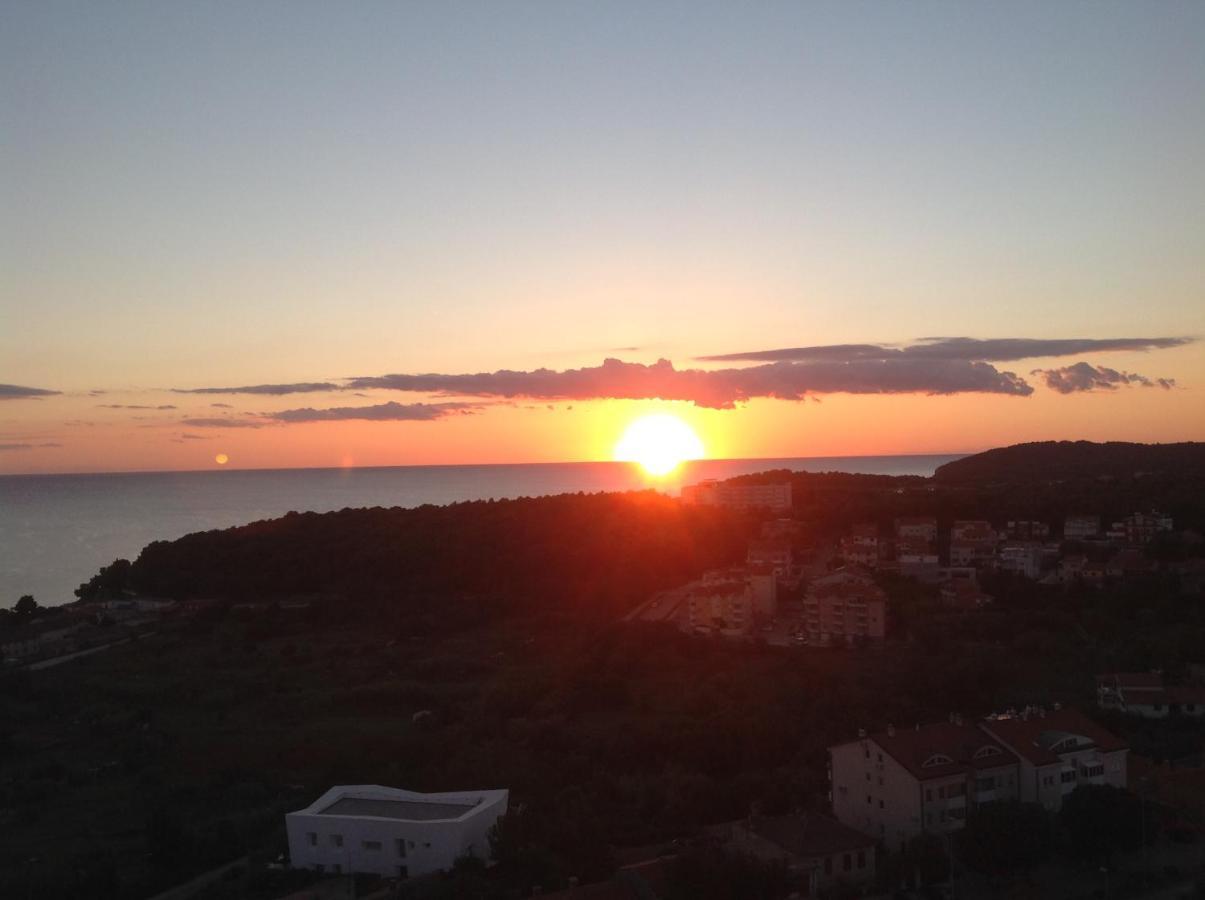Appartement Sunset à Pula Extérieur photo
